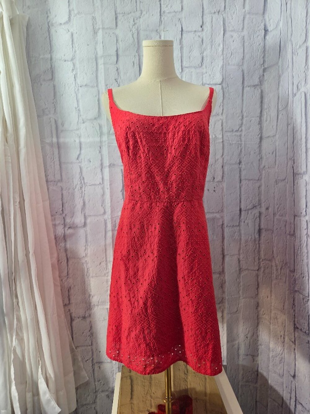 Old Navy Extra Large Red Eyelet Smocked Back Knee Length Summer Sundress